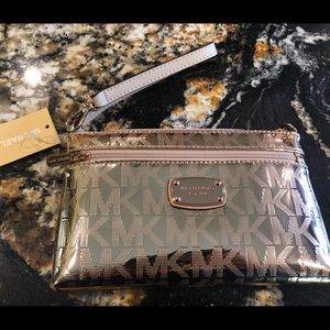 NWT Michael Kors Jet Set wristlet Rose Gold